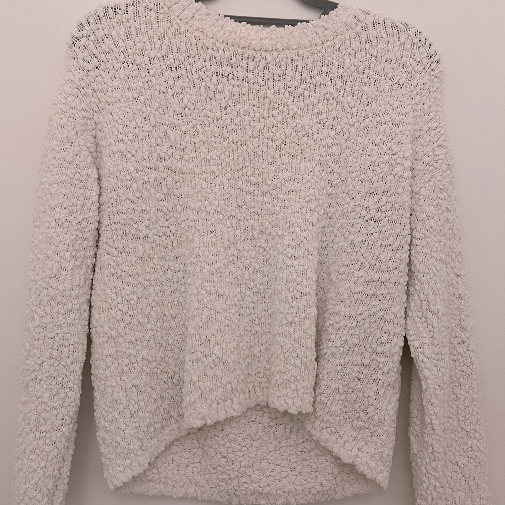 HIATUS CREAM FLUFFY CROPPED SWEATER - SIZE M